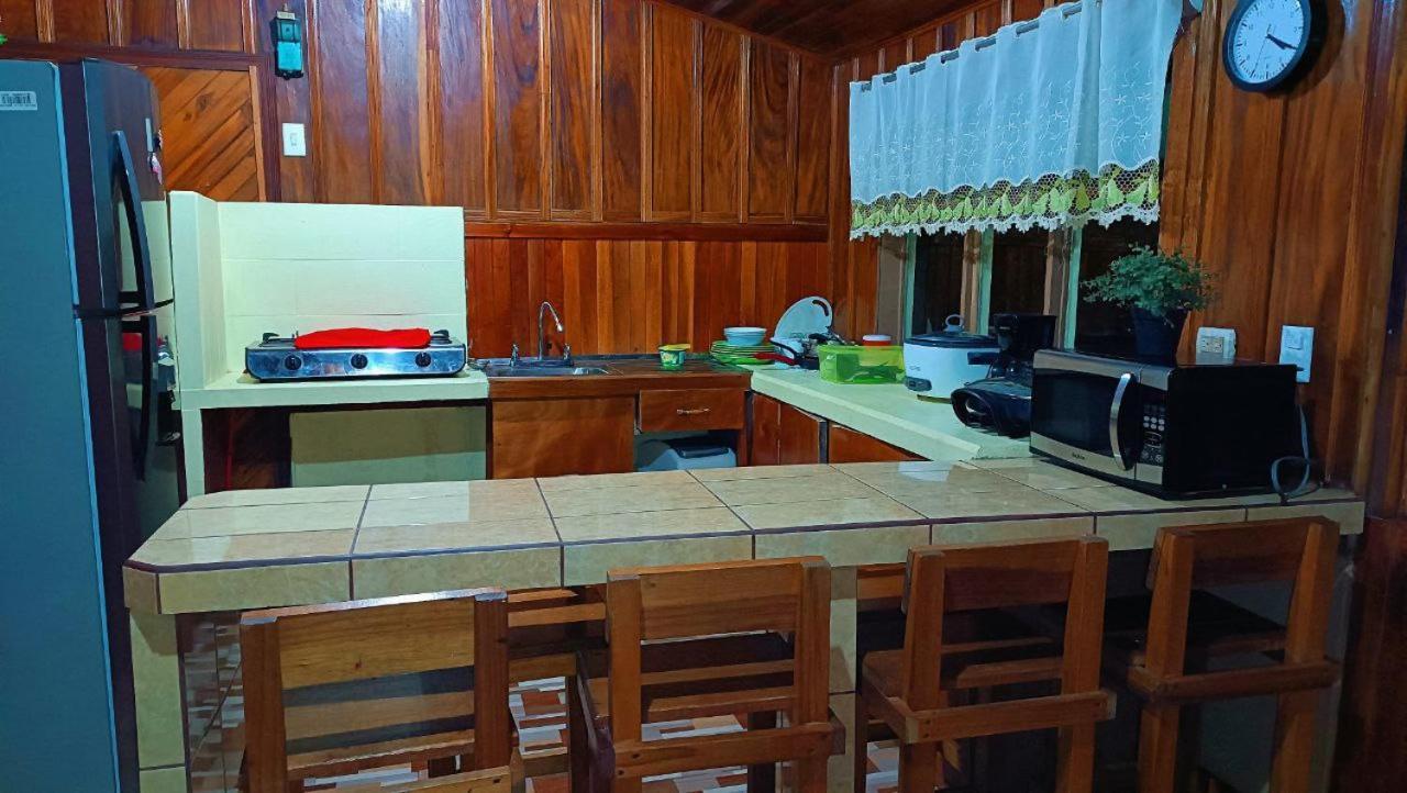 Monteverde Monkey Hostel Eksteriør bilde